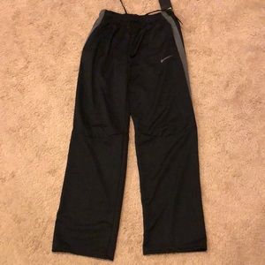 NWT Nike light weight athletic pants M
